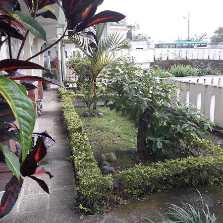 Hotel Ecologico Riverside Quevedo Extérieur photo