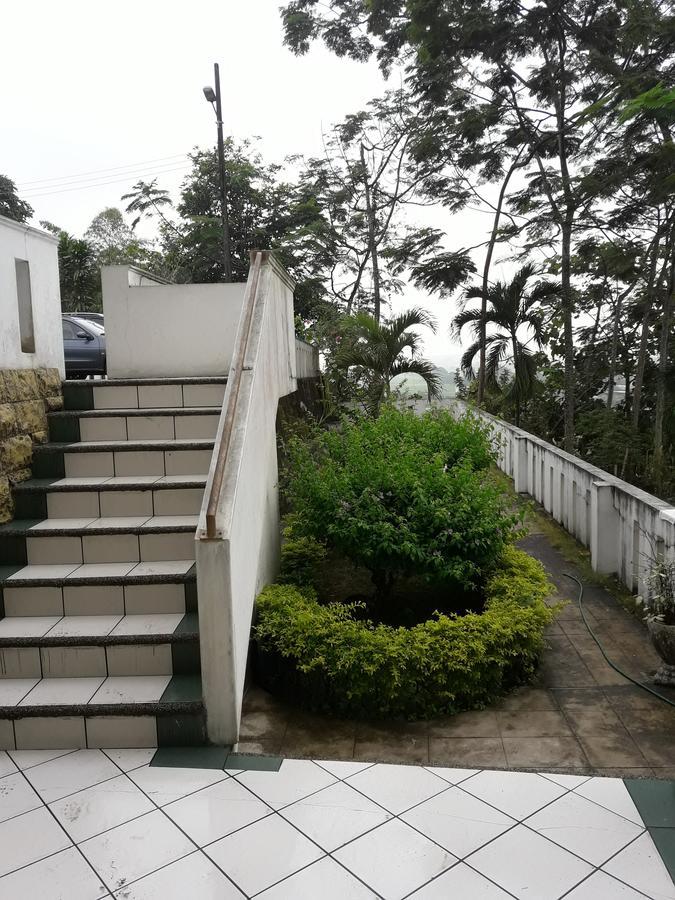 Hotel Ecologico Riverside Quevedo Extérieur photo